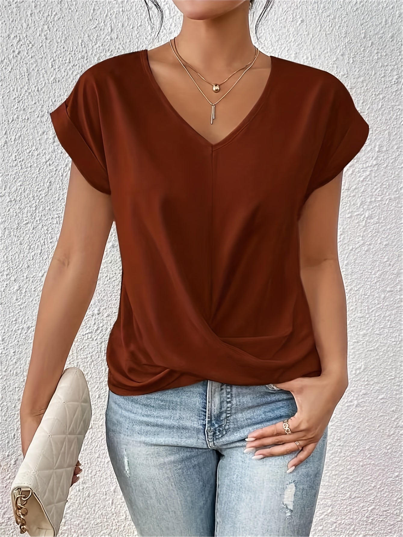 Wygodny T-shirt z eleganckim dekoltem (TYMCZASOWO 1+1 GRATIS!)