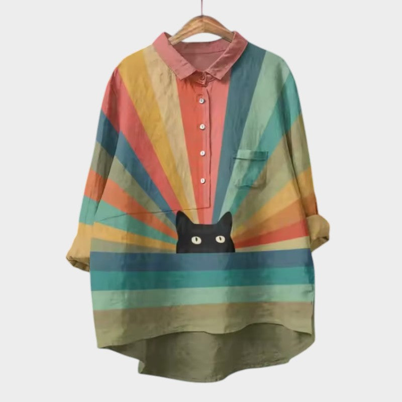 Jurisława - Wygodna bluzka damska z wielokolorowym nadrukiem kotów
